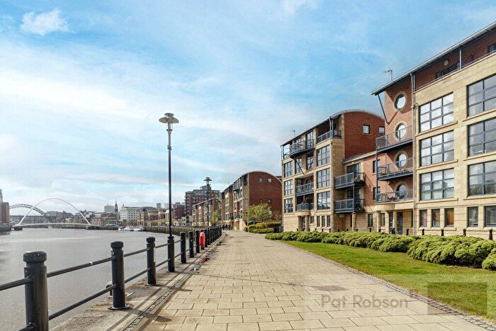 2 Bedroom Apartment To Rent In Mariners Wharf, East Quayside, Newcastle Upon Tyne, NE1