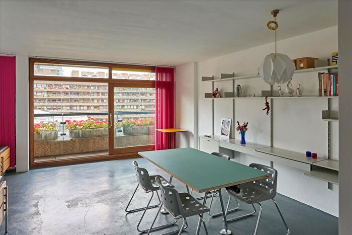 1 Bedroom Apartment To Rent In Defoe House, Barbican, London, EC2Y