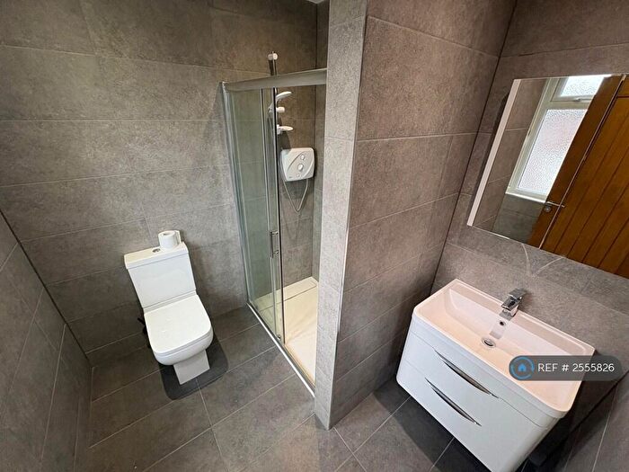 4 Bedroom Semi-Detached House To Rent In Vicars Close, Enfield, EN1