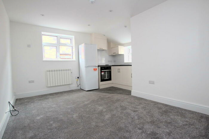 Studio To Rent In Radcliffe Road, West Bridgford, NG2