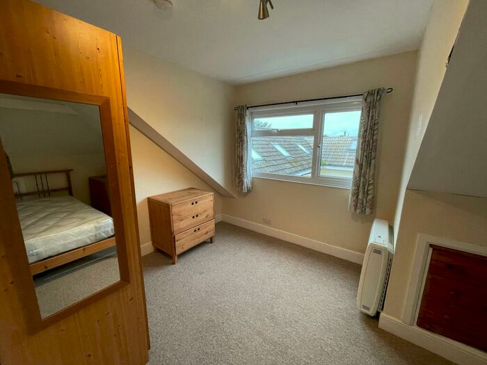 1 Bedroom Flat To Rent In Holdenhurst Road, Bournemouth, BH8