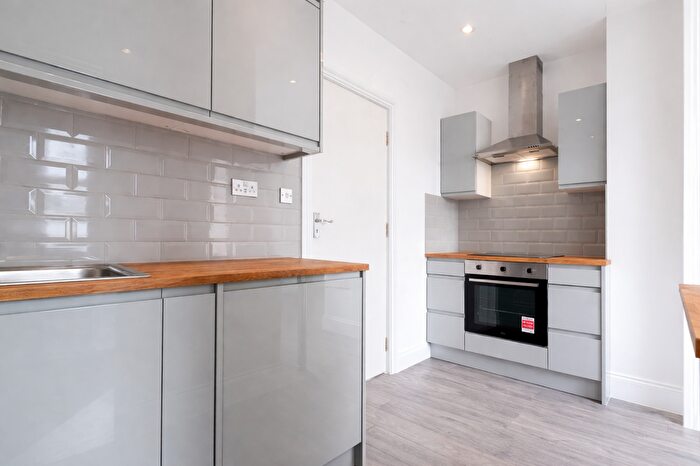 1 Bedroom Flat To Rent In Basingstoke Roads, Reading, RG2