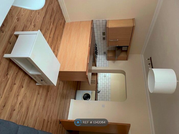 1 Bedroom Flat To Rent In Linnet Lane, Liverpool, L17