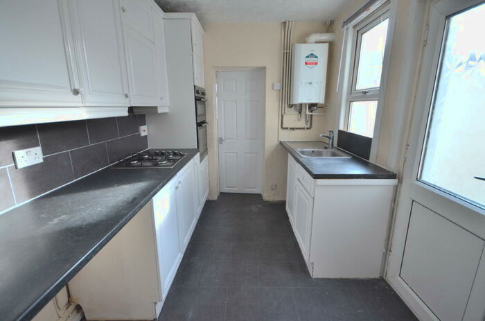 3 Bedroom Terraced House To Rent In St. Johns Road, Gillingham, ME7