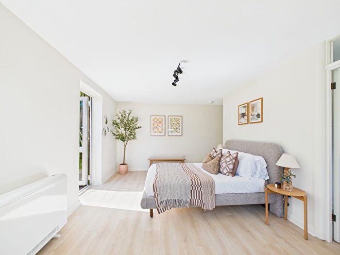 Studio To Rent In Shelley Road, Worthing, BN11