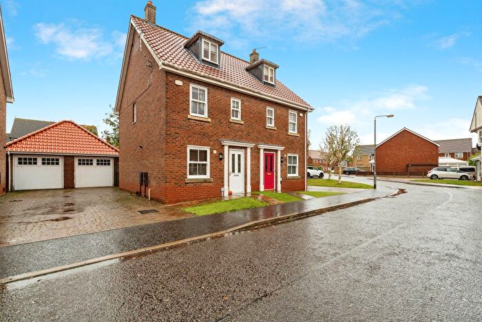 3 Bedroom Semi Detached House For Sale In Carrel Road, Gorleston, Great Yarmouth, NR31