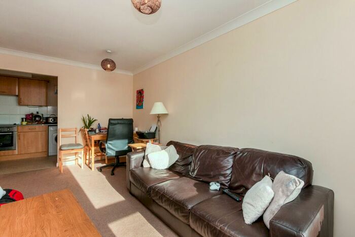 2 Bedroom Apartment To Rent In Crown Heights, Basingstoke, RG21