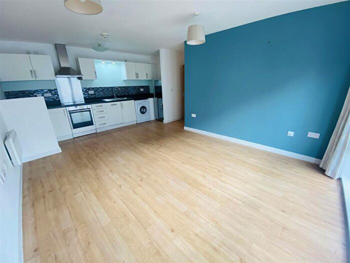 2 Bedroom Flat To Rent In Sweetman Place, Bristol, BS2