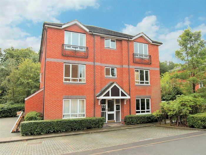 2 Bedroom Flat To Rent In Angelica Way, Whiteley, Fareham, PO15