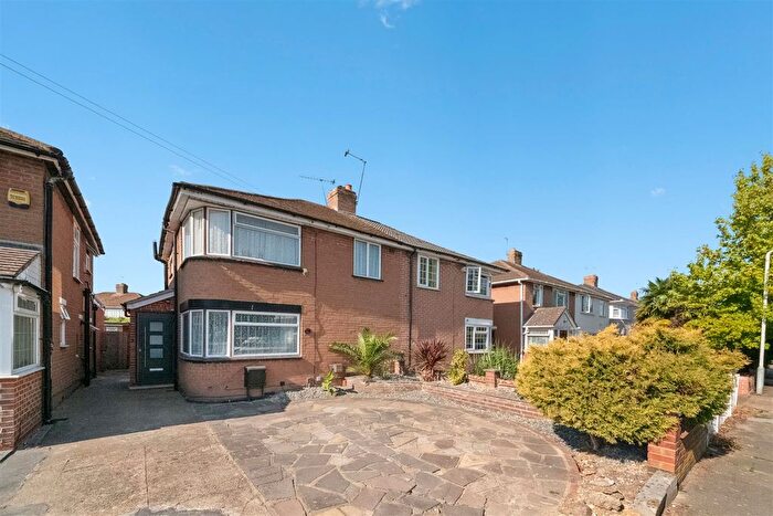 2 Bedroom Semi-Detached House For Sale In Marvell Avenue, Hayes, UB4