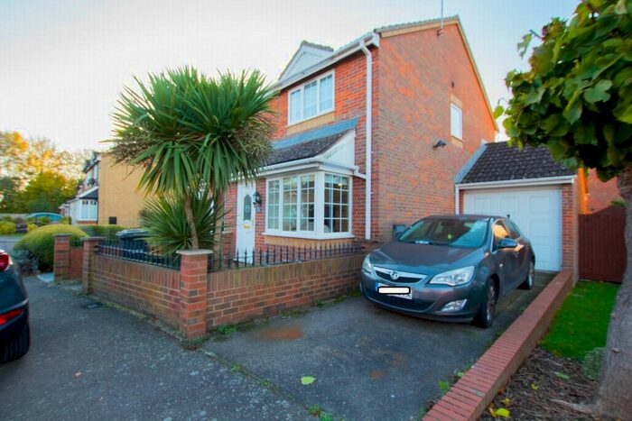 2 Bedroom Semi-Detached House To Rent In Mortimer Gate, Waltham Cross EN8