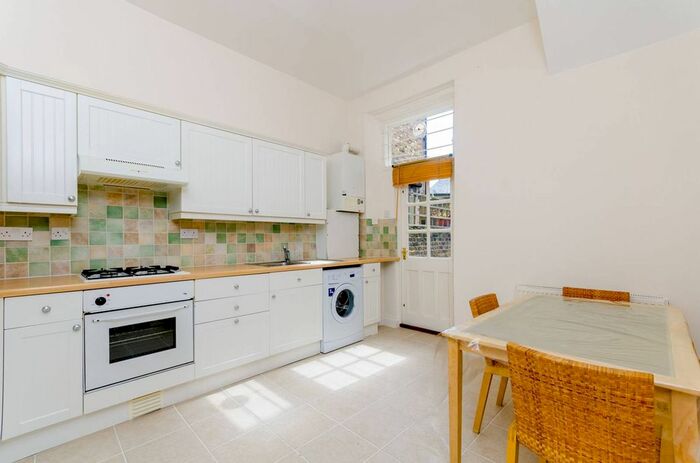 2 Bedroom Flat To Rent In Denholme Road, Maida Vale, London, W9