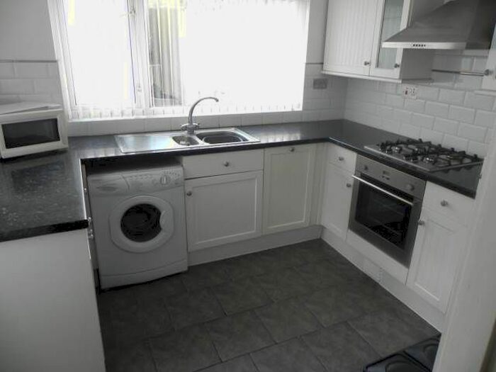 4 Bedroom Property To Rent In St Helens Avenue, Brynmill, Swansea, SA1