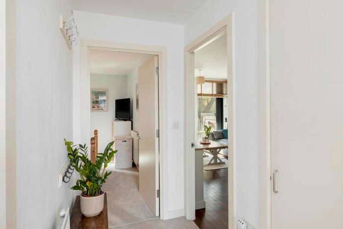 1 Bedroom Flat For Sale In Cotterell House, Palmers Road, E2