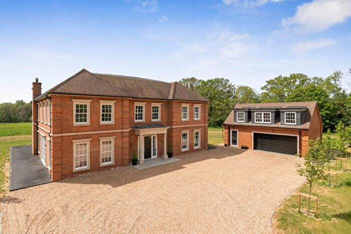 4 Bedroom Detached House For Sale In Roundstreet Common, Wisborough Green, RH14