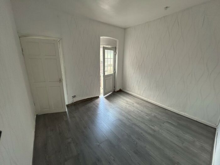 1 Bedroom Apartment To Rent In Bordesley Green, Birmingham, B9