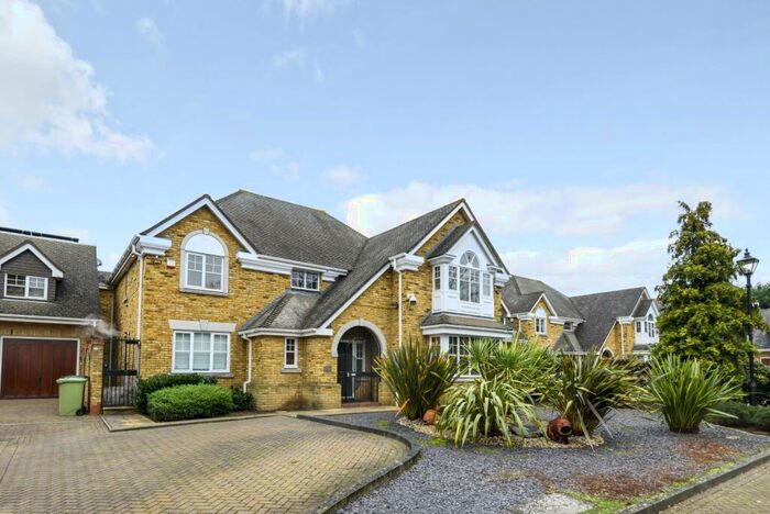 5 Bedroom Detached House To Rent In Charlotte Park Avenue Bromley, BR1