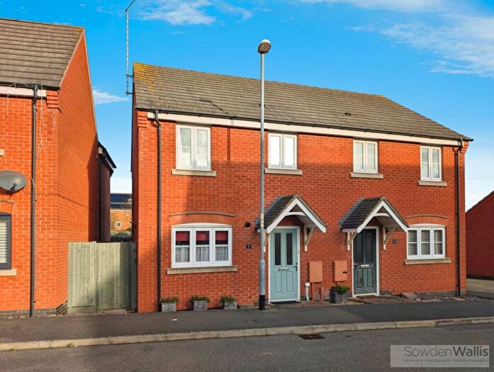 3 Bedroom Semi-Detached House For Sale In Ross Drive, Stamford, PE9