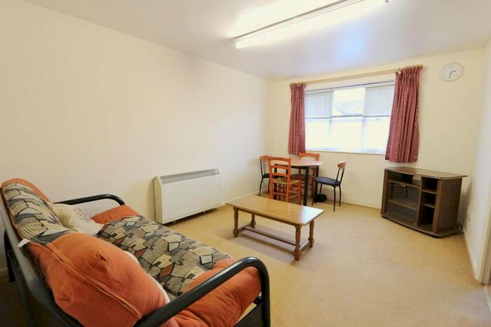 1 Bedroom Flat To Rent In Milestone Close, London, N9
