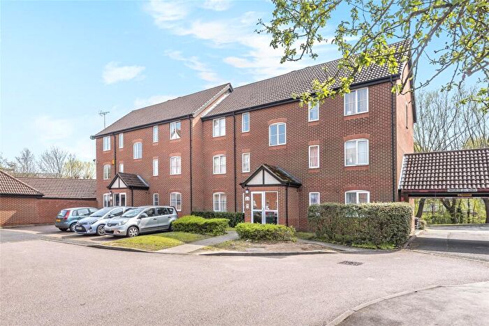 2 Bedroom Apartment To Rent In Admirals Court, Rose Kiln Lane, Reading, Berkshire, RG1