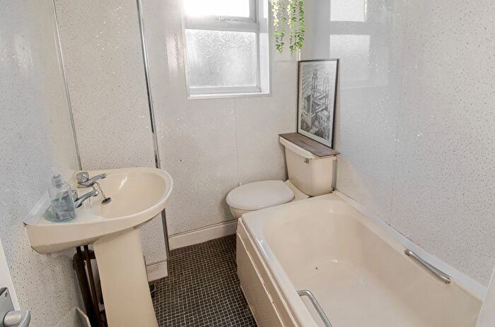 2 Bedroom End Terrace House For Sale In Barker Lane, Chesterfield, S40