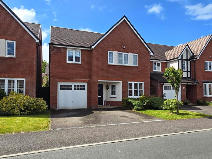 4 Bedroom Detached House For Sale In Hewetson Way, Bideford, EX39