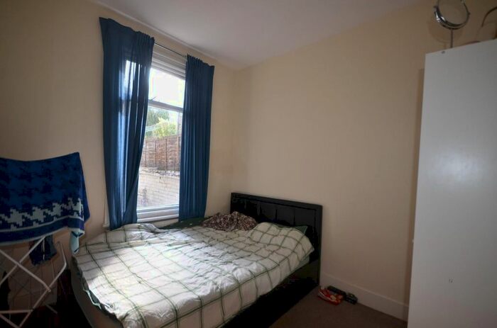 3 Bedroom Property To Rent In Oakleigh Road North, London, N20