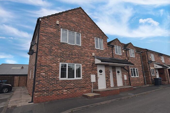 2 Bedroom Apartment To Rent In Friarage Mount, Northallerton, North Yorkshire, DL6