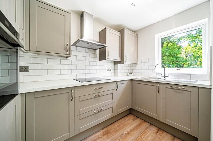 1 Bedroom Retirement Property For Sale In Loxford Court, Elmbridge Village, Cranleigh, GU6