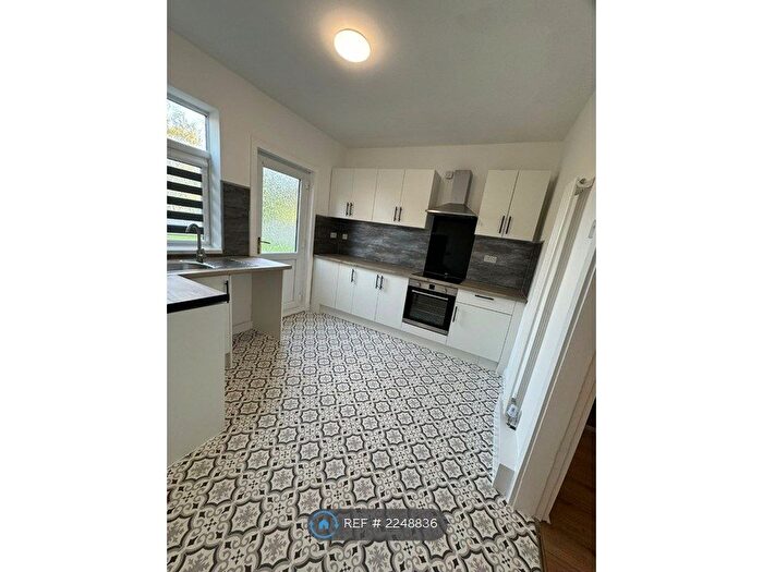 3 Bedroom Semi-Detached House To Rent In Bottesford Road, Scunthorpe, DN16