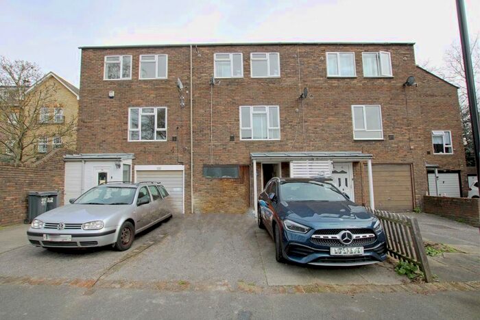 5 Bedroom Terraced House To Rent In Star Road, Isleworth, TW7