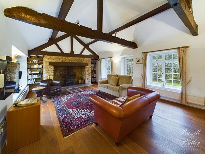 4 Bedroom Barn Conversion For Sale In Church End, Leckhampstead, MK18