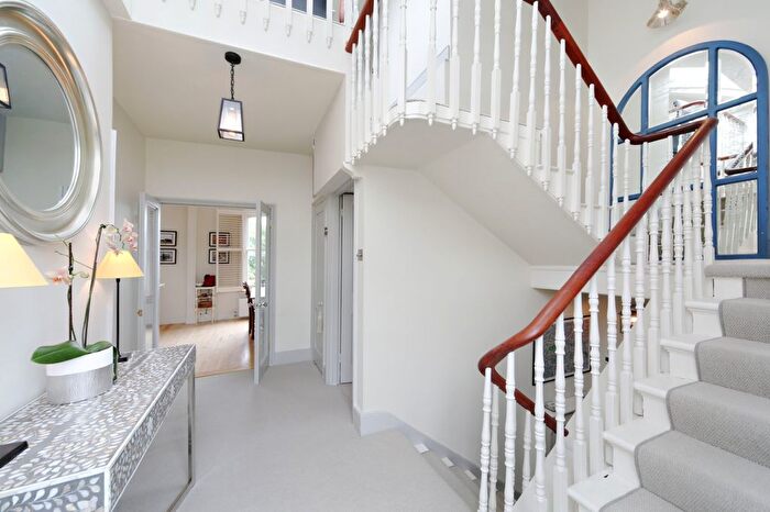 3 Bedroom Flat For Sale In Cambridge Gardens, North Kensington, London, W10