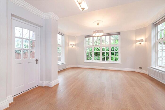 3 Bedroom Apartment To Rent In Elsworthy Road, Primrose Hill, London, NW3