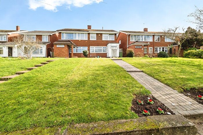 4 Bedroom Semi Detached House For Sale In Upper Rainham Road, Hornchurch, RM12
