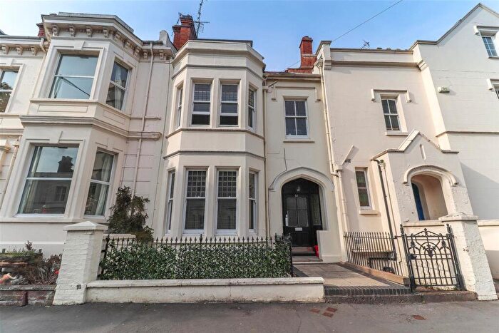 2 Bedroom Apartment To Rent In Clarendon Avenue, Leamington Spa, CV32