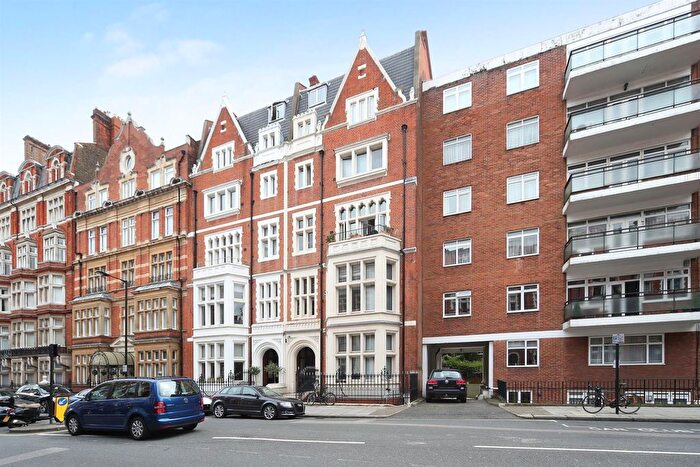 Studio To Rent In Palace Court, Notting Hill / Bayswater, W2