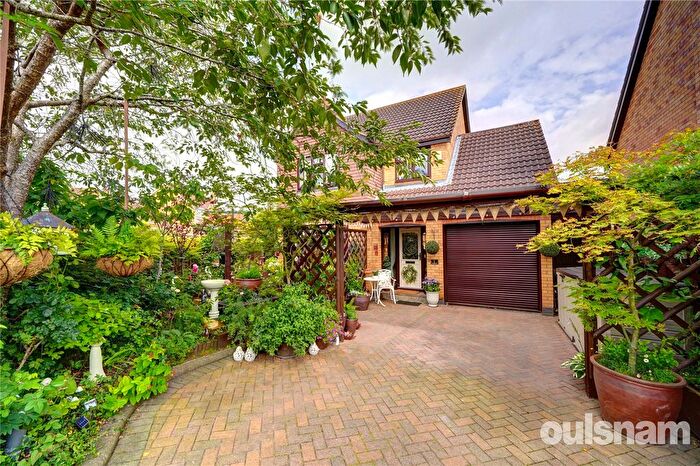 3 Bedroom Detached House For Sale In Dugard Way, Droitwich, Worcestershire, WR9