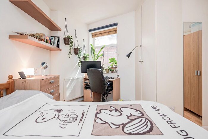 2 Bedroom Flat To Rent In Balfour Street, London, SE17