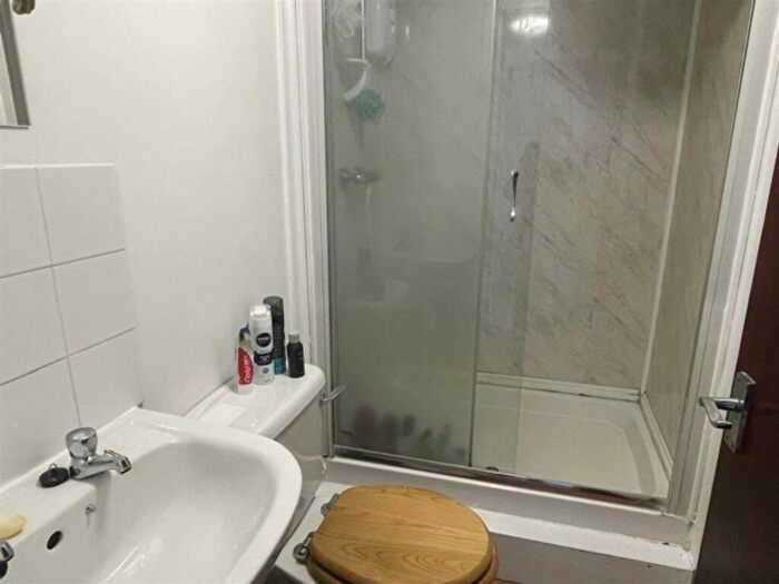 5 Bedroom Private Hall To Rent In Standish Road (), Fallowfield, Manchester, M14