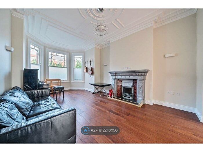 6 Bedroom Terraced House To Rent In Alexandra Park Road, London, N10