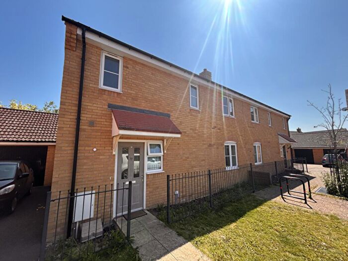 3 Bedroom Semi Detached House To Rent In Meadfoot Place, MK41