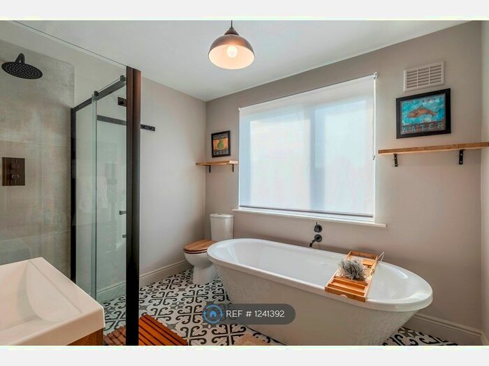 4 Bedroom Semi-Detached House To Rent In Northumberland Avenue, Margate CT9