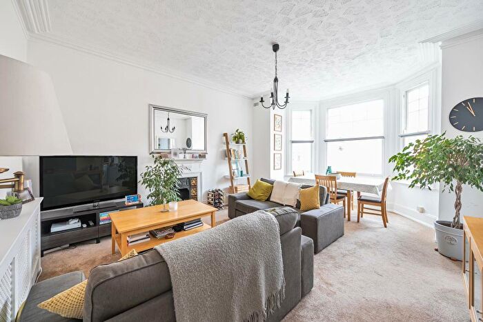 2 Bedroom Apartment To Rent In Jacksons Lane, Highgate, N6