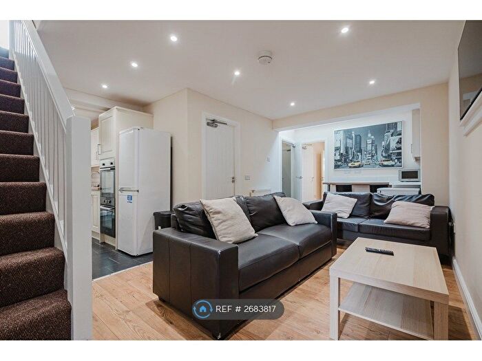 7 Bedroom Terraced House To Rent In Redshaw Close, Manchester, M14