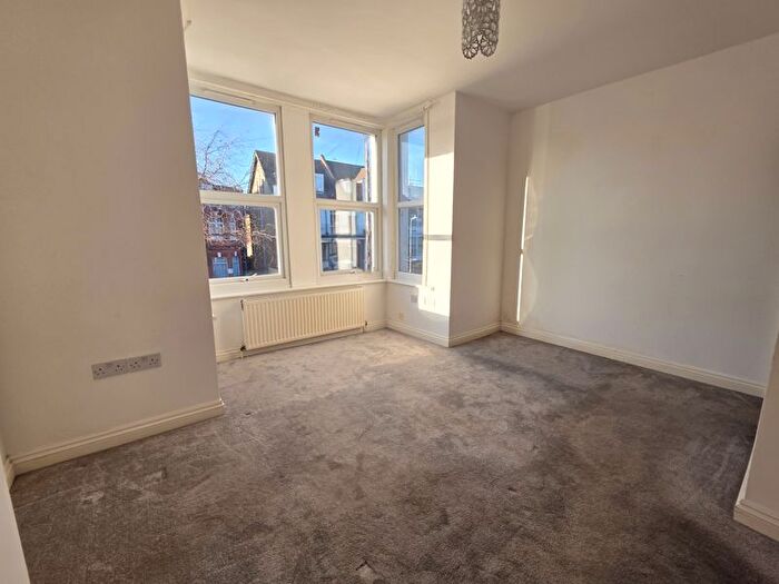 1 Bedroom Flat To Rent In Pembury Road, Westcliff-On-Sea, SS0