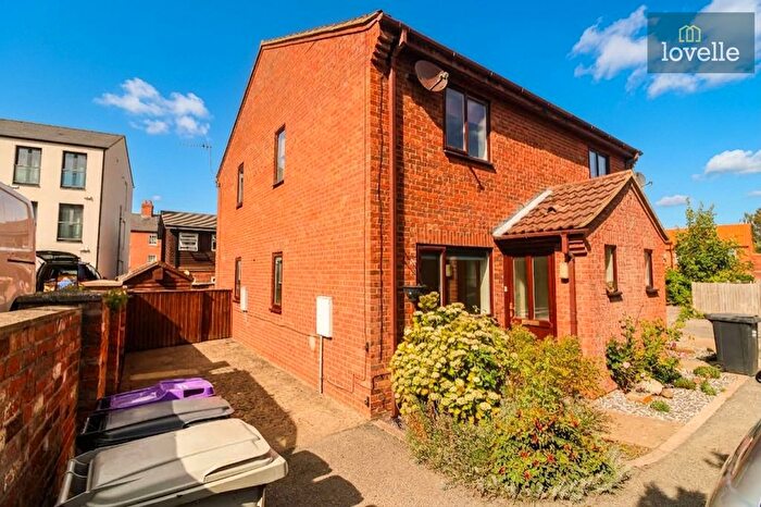 2 Bedroom Semi-Detached House For Sale In Eastfield Road, Louth, LN11