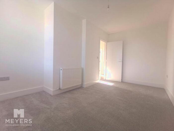 1 Bedroom Flat To Rent In Fernwood Court, - Christchurch Road, Bournemouth, BH1