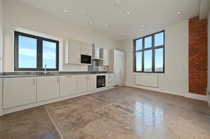 2 Bedroom Flat To Rent In Stanley Gardens, London, W3