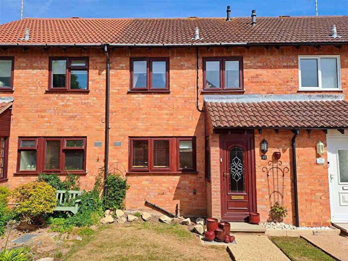 2 Bedroom Terraced House For Sale In Dingley Road, Rustington, BN16